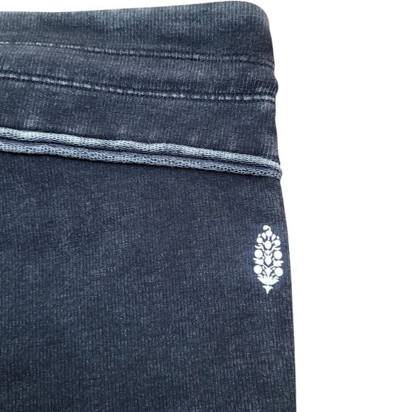 FP MOVEMENT Free People KYOTO Athletic Leggings In Washed Black Lrg - Picture 8 of 14